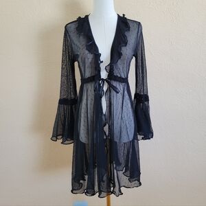 Divance | Ruffled Black Mesh Cover